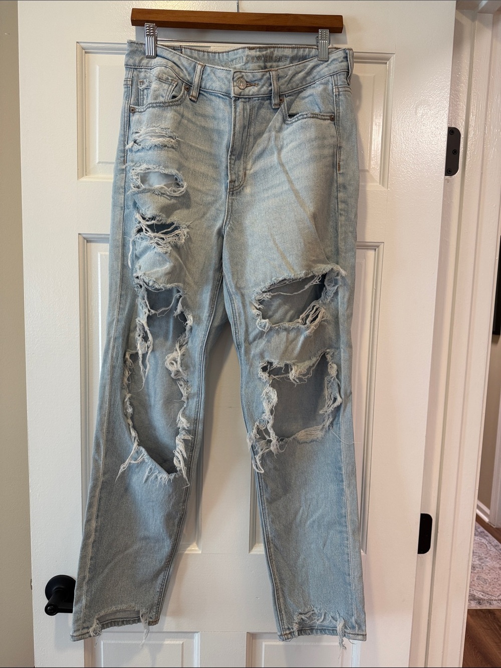 American Eagle Outfitters Light Blue Distressed Ripped Jeans